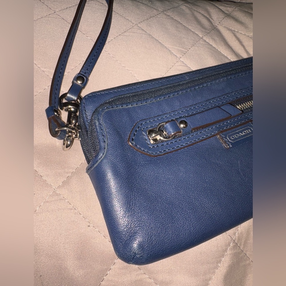 Coach Daisy Navy Blue Double Zip Leather Wristlet Wallet - Picture 3 of 10